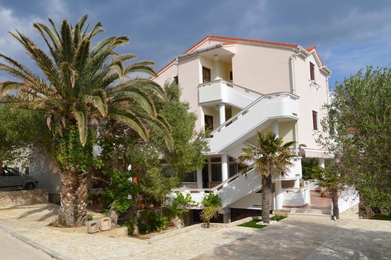 Apartments And Rooms By The Sea Jakisnica, Pag - 4160 Lun  Luaran gambar