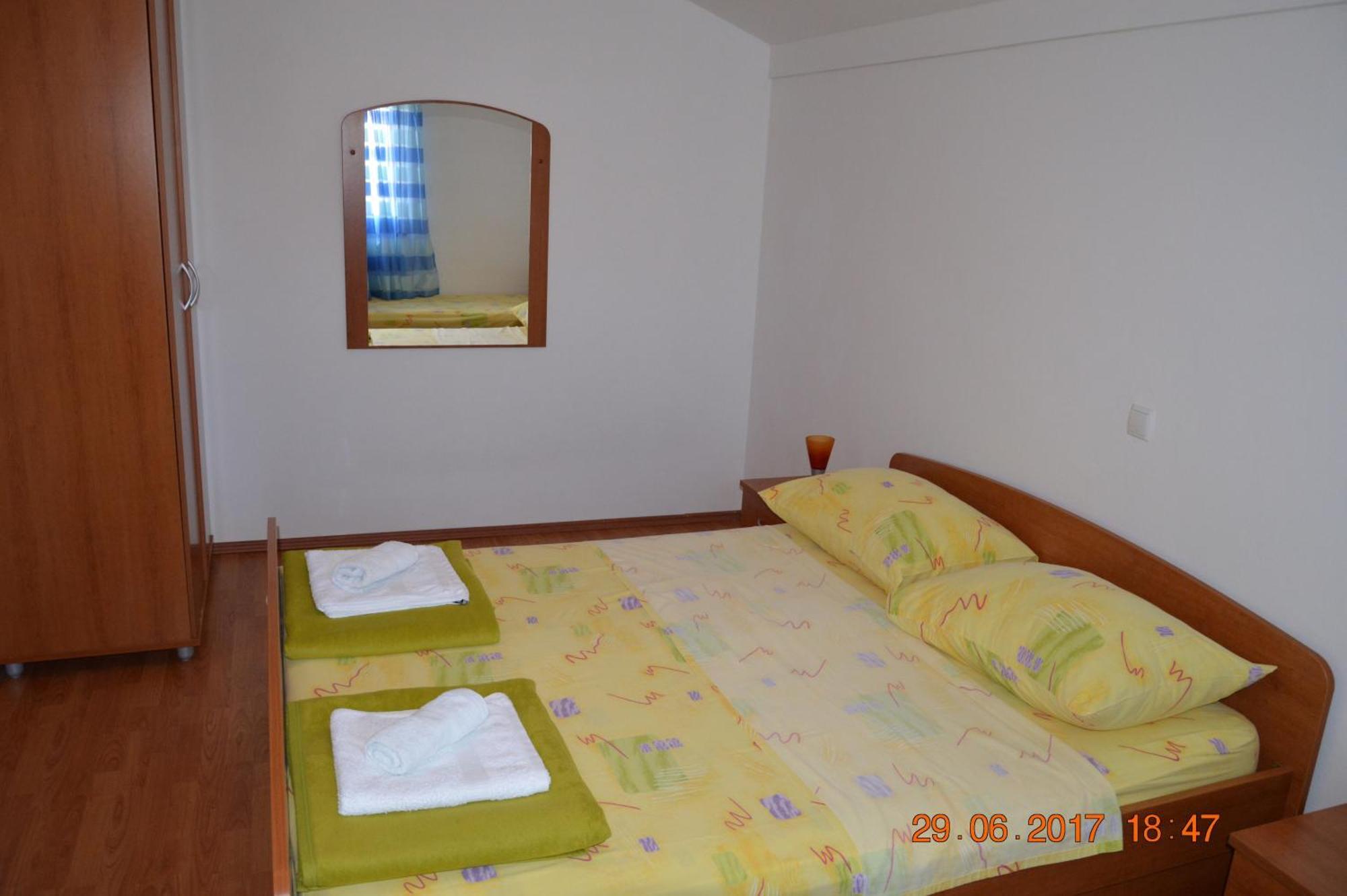 Apartments And Rooms By The Sea Jakisnica, Pag - 4160 Lun  Bilik gambar